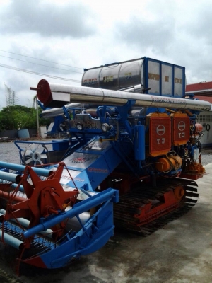 รถเกี่ยวข้าวลดราคาด่วน850000บาท รถเกี่ยวข้าวลดราคาด่วน850000บาท