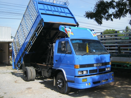 สวยจัดประหยัดจริง 6ล้อดั้ม NPR 120 แรงม้า ราคาต่อรองได้