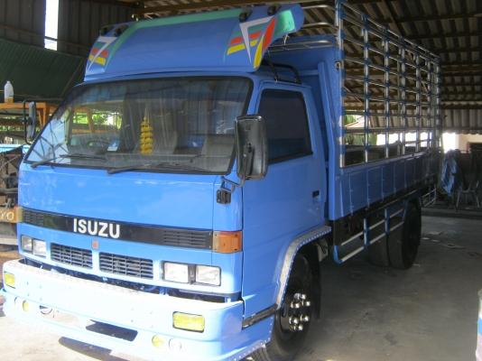 สวยจัดประหยัดจริง 6ล้อดั้ม NPR 120 แรงม้า ราคาต่อรองได้