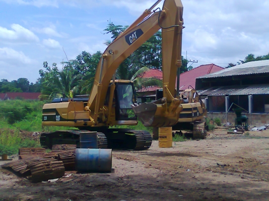 ขาย  รถแบคโฮ CAT320 V2 ระบบไฟฟ้าครบ สวยแจ่มทั้งคัน พร้อมใช้งาน มีทะเบียนครบ นัดส่งมอบลูกค้าวันที่ 28 พค.56.