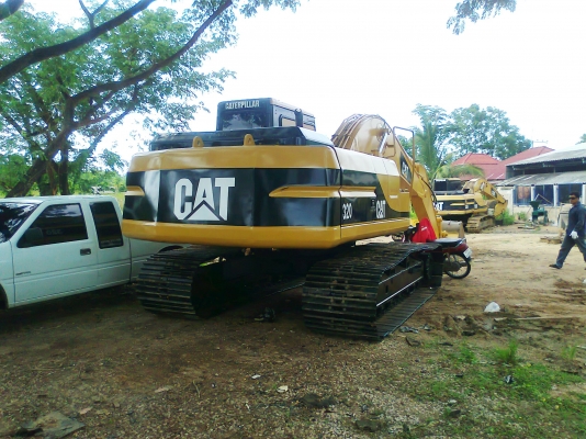 ขาย  รถแบคโฮ CAT320 V2 ระบบไฟฟ้าครบ สวยแจ่มทั้งคัน พร้อมใช้งาน มีทะเบียนครบ นัดส่งมอบลูกค้าวันที่ 28 พค.56.