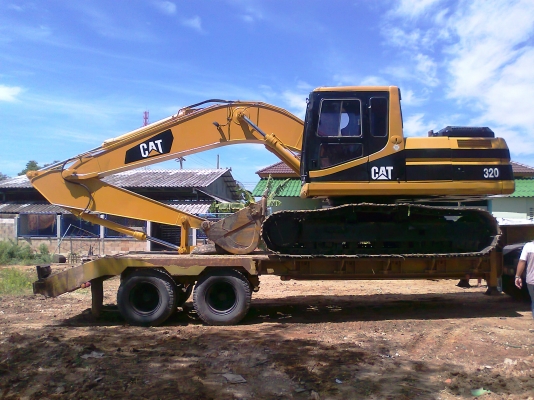 ขาย  รถแบคโฮ CAT320 V2 ระบบไฟฟ้าครบ สวยแจ่มทั้งคัน พร้อมใช้งาน มีทะเบียนครบ นัดส่งมอบลูกค้าวันที่ 28 พค.56.