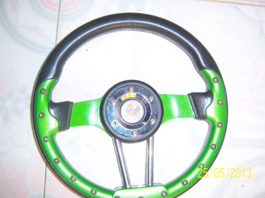 ขายพวงมาลัยแต่งสวยๆ ครับ