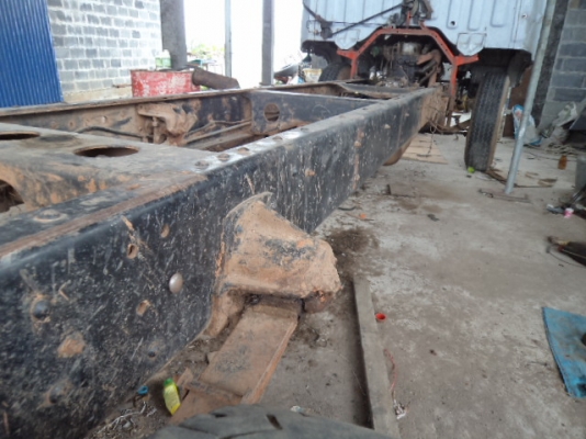 ขายรถ6ล้อฮีโน่หัวคัซซีอุปกรครบทุกชิ้น ราคาถูกๆสภาพเอาไปต่อเติมเสริมแต่งอีกคับ(มีกำไร)