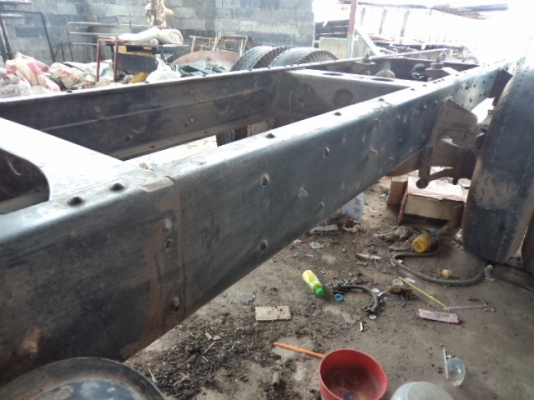 ขายรถ6ล้อฮีโน่หัวคัซซีอุปกรครบทุกชิ้น ราคาถูกๆสภาพเอาไปต่อเติมเสริมแต่งอีกคับ(มีกำไร)