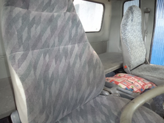 ขายรถ6ล้อฮีโน่หัวคัซซีอุปกรครบทุกชิ้น ราคาถูกๆสภาพเอาไปต่อเติมเสริมแต่งอีกคับ(มีกำไร)