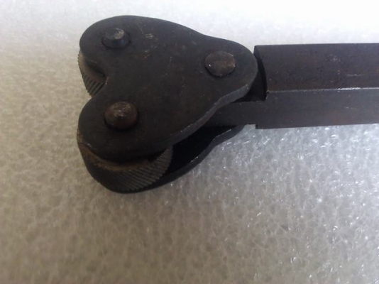 ด้ามมีดกดพิมพ์ลาย ใช้กับเครื่องกลึงเพื่อทำลายที่เหล็ก