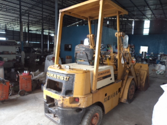 ขายรถตักล้อยางKOMATSU รุ่นSG10 สภาพสวยพร้อมใช้งานคับ