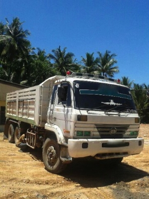 รถนิตสัน UD 10 ล้อดั้ม CM430  230 แรงม้า  สนใจติดต่อ 081 - 6079515