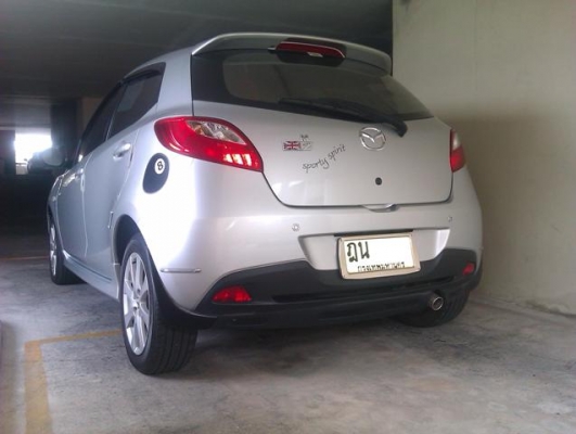 Low price for quick sale! FARANG OWNED. High-spec Mazda 2-AUTO.