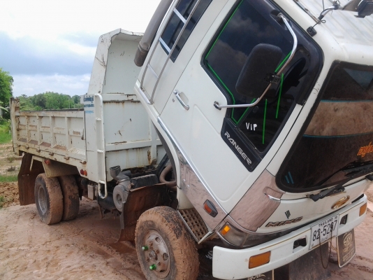 Hino FD1HJA เครื่องho6cturbo ทิฟฟี่ เพาเวอร์ปี 54 แอร์เย็น ภายในสวย ยาง825 Hino FD1HJA เครื่องho6cturbo ทิฟฟี่ เพาเวอร์ปี 54 แอร์เย็น ภายในสวย ยาง825