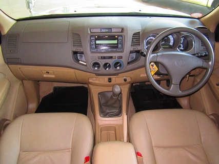 TOYOTA HILUX VIGO D4D Double Cab Prerunner VN Turbo 2.5 MT 10 TOYOTA HILUX VIGO D4D Double Cab Prerunner VN Turbo 2.5 MT 10