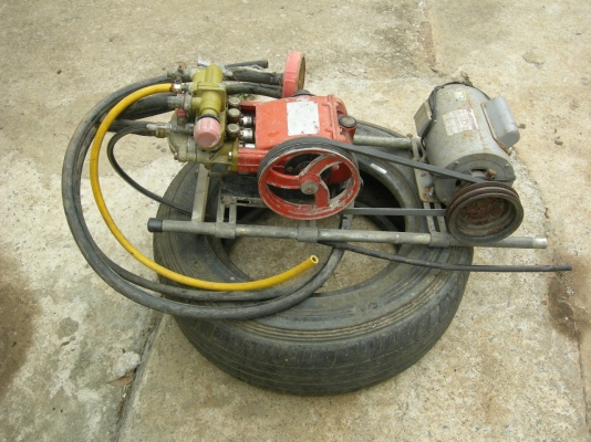 ขายเครื่องพ่นยา 4 หุนพร้อมมอเตอร์ 1/2 แรง