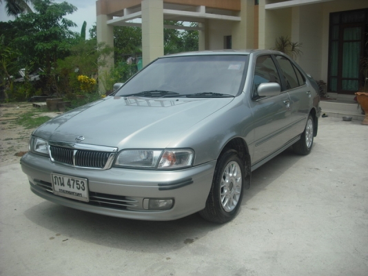 ขายนิสสันซันนี้ซุปเปอร์ซาลูนตัวท๊อป