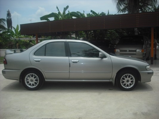 ขายนิสสันซันนี้ซุปเปอร์ซาลูนตัวท๊อป