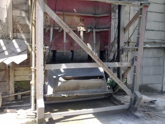 ขายแพล้นปูน  ครึ่งคิว  สนใจติดต่อ 081 - 6079515