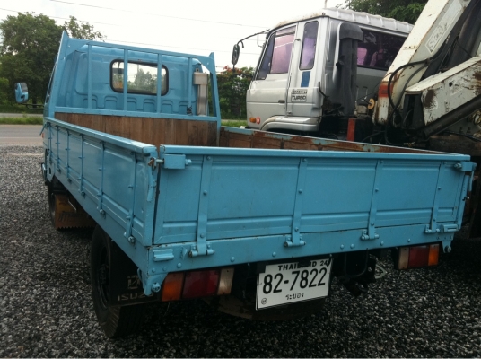 ISUZU NKR 88 แรง 4 ล้อ