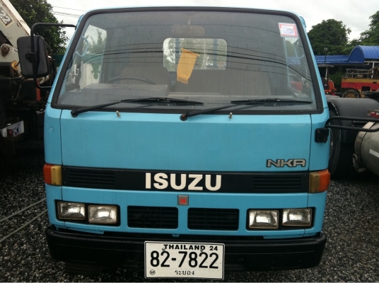 ISUZU NKR 88 แรง 4 ล้อ