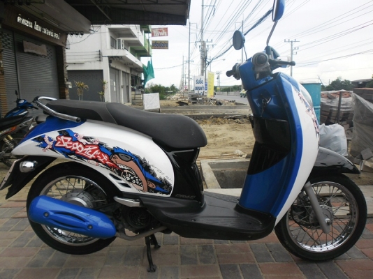 scoopy.iปี54รถสวยเครื่องเดิมๆสีสวยเล่มพร้อม/โอนลอย