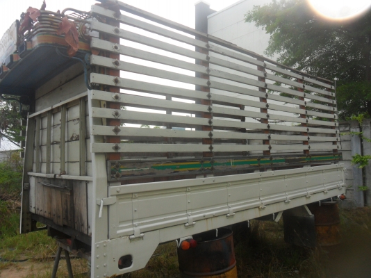 ขายกะบะ 6 ล้อ คอกไม้สูง ยาว 4.30 เมตร คัลซีกว้าง 70 ซม. กะบะกว้าง 1.90 เมตร สูง 1.80เมตร กะบะปูพื้นเหล็กหนาอย่างดี ราคา 30000 บาท ต่อรองได้ 0849706512 ขายกะบะ 6 ล้อ คอกไม้สูง ยาว 4.30 เมตร คัลซีกว้าง 70 ซม. กะบะกว้าง 1.90 เมตร สูง 1.80เมตร กะบะปูพื้นเหล็กหนาอย่างดี ราคา 30000 บาท ต่อรองได้ 0849706512