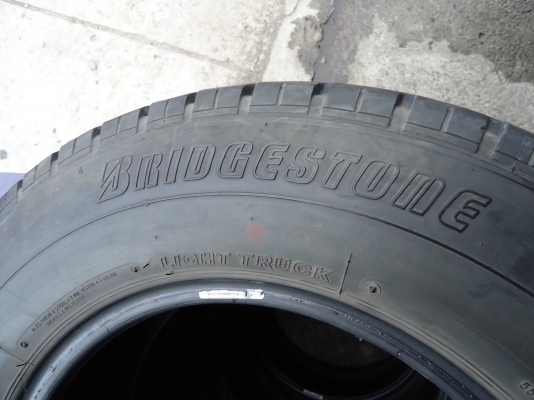 ขายบรีสสโตนขนาด215/70R15 ติดรถสภาพดี