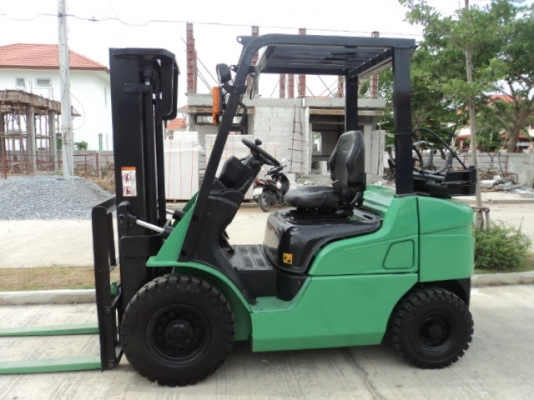 ขายมิตซูบิชิ 2.5 ตัน เสา 3 เมตร เกียร์ออโต้ 081-3535-948