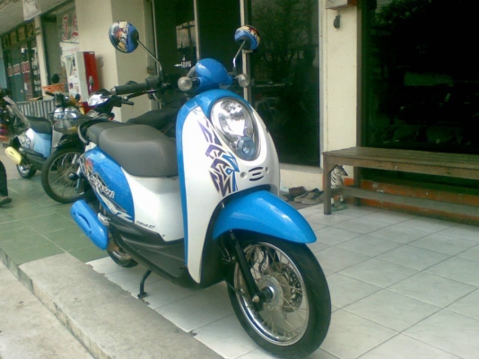 ราคาโดนใจถูกๆไปเลย Scoopy – i ปี 2554 สีน้ำเงิน ขาว รถสวยคุ้มค่าเกินราคา ราคาโดนใจถูกๆไปเลย Scoopy – i ปี 2554 สีน้ำเงิน ขาว รถสวยคุ้มค่าเกินราคา