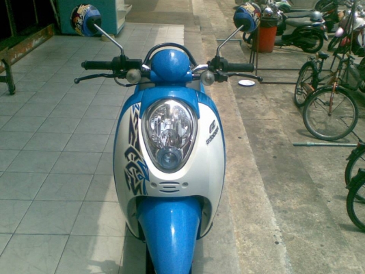 ราคาโดนใจถูกๆไปเลย Scoopy – i ปี 2554 สีน้ำเงิน ขาว รถสวยคุ้มค่าเกินราคา ราคาโดนใจถูกๆไปเลย Scoopy – i ปี 2554 สีน้ำเงิน ขาว รถสวยคุ้มค่าเกินราคา