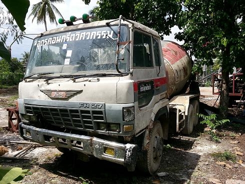 รถปูน  HINO  EK100