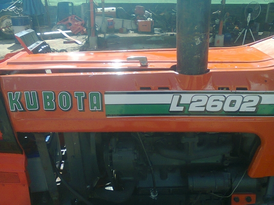 ขายรถไถคูโบต้า L2602 พร้อมอุปกรณ์ต่อพ่วง 2 ชิ้น พร้อมใช้ 084-6175640