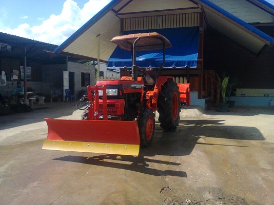 ขายรถไถคูโบต้า L2602 พร้อมอุปกรณ์ต่อพ่วง 2 ชิ้น พร้อมใช้ 084-6175640