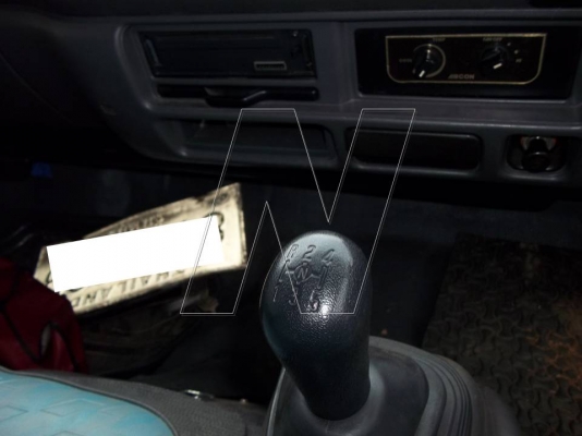 ขาย อีซุ 6 ล้อ NPR 130 แรง / ปี 2548 / กระบะยาว 4.30 เมตร ( ยางเรเดี่ยลใหม่ 6 เส้น )