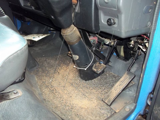 ขาย อีซุ 6 ล้อ NPR 130 แรง / ปี 2548 / กระบะยาว 4.30 เมตร ( ยางเรเดี่ยลใหม่ 6 เส้น )