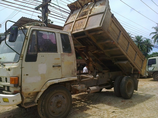 6ล้อดั้มFSR11Fเครื่อง165แรง6BD1 รถห้างแท้ เดิมๆทั้งคัน(แค่สีไม่ค่อยสวย)