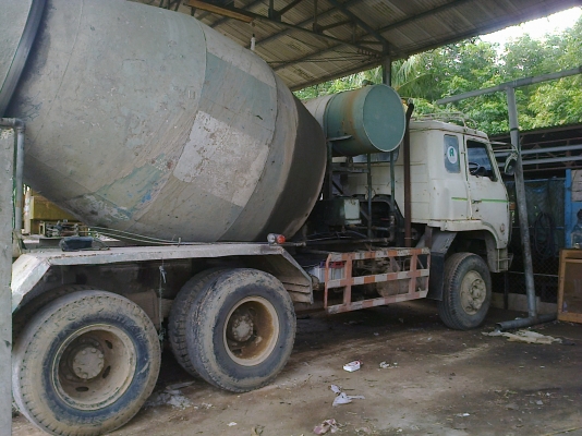 10ล้อโม่ปูน6คิว นิสสันUD CW51L คัสซีใหญ่ คัสซีสวย....