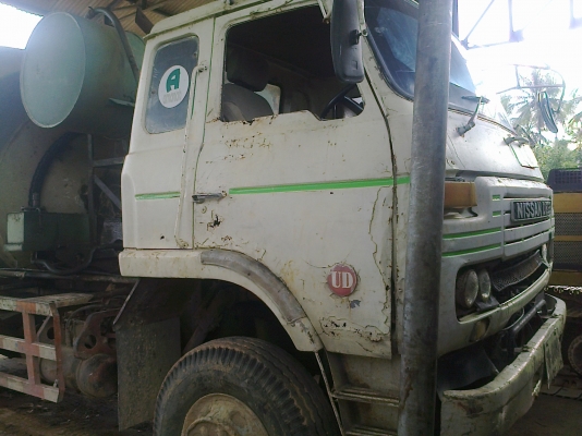 10ล้อโม่ปูน6คิว นิสสันUD CW51L คัสซีใหญ่ คัสซีสวย....