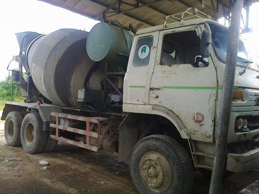 10ล้อโม่ปูน6คิว นิสสันUD CW51L คัสซีใหญ่ คัสซีสวย....