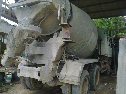 10ล้อโม่ปูน6คิว นิสสันUD CW51L คัสซีใหญ่ คัสซีสวย....