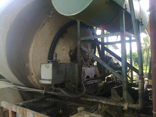 10ล้อโม่ปูน6คิว นิสสันUD CW51L คัสซีใหญ่ คัสซีสวย....