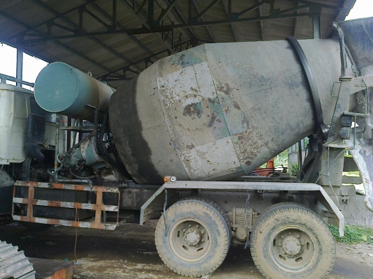 10ล้อโม่ปูน6คิว นิสสันUD CW51L คัสซีใหญ่ คัสซีสวย....