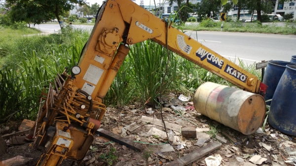 เครนKATO2.2T สวยๆ3ปลอก