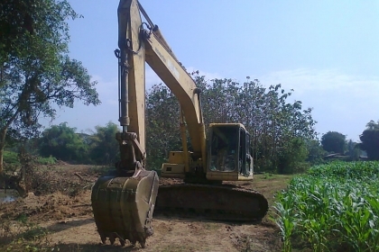 ขานด่วน..รถแบคโฮ KOMATSU PC200-6 บูม อาร์ม สวย รถสวยแจ่ม สีเดิม ๆำ ทำงานไว ไม่มีร้อน มีทะเบียนครบ ลดราคาจาก 1,250,000 บาท.