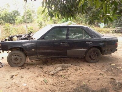 ขายบอดี้ BENZ w124 ไม่มีทะเบียน ไม่มีเครื่องยนต์ เอาไปเป็นอะไหล่คับ ขายบอดี้ BENZ w124 ไม่มีทะเบียน ไม่มีเครื่องยนต์ เอาไปเป็นอะไหล่คับ