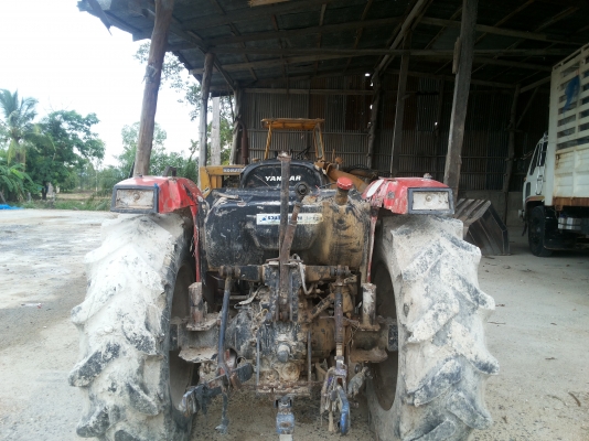 รถไถ/แทรคเตอร์ยันมาร์ 45 แรงม้า EF 453T ราคาไม่แพง ภายนอกไม่สวย ภายในสภาพดี เป็นรถลานมันไม่เคยลงน้ำ มีผานดัหน้า