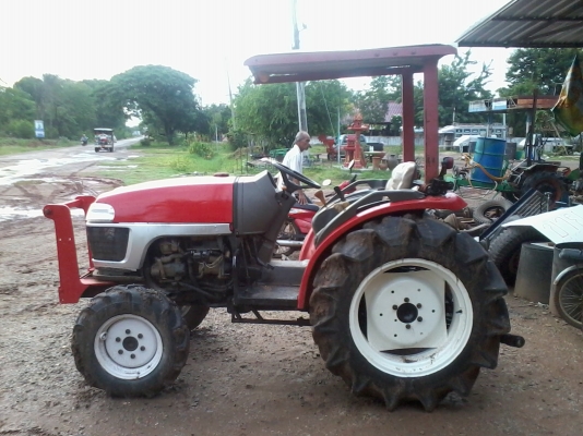 รถไถ/แทรคเตอร์ยันมาร์ 45 แรงม้า EF 453T ราคาไม่แพง ภายนอกไม่สวย ภายในสภาพดี เป็นรถลานมันไม่เคยลงน้ำ มีผานดัหน้า