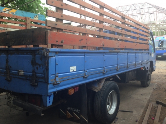 ขาย6ล้อหัวการ์ตูนNPR 120แรง ฝาขาว