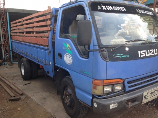 ขาย6ล้อหัวการ์ตูนNPR 120แรง ฝาขาว