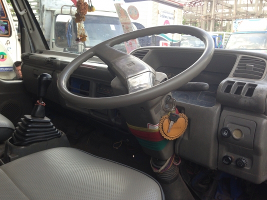 ขาย6ล้อหัวการ์ตูนNPR 120แรง ฝาขาว