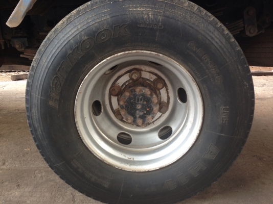 ขาย6ล้อหัวการ์ตูนNPR 120แรง ฝาขาว