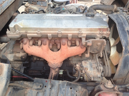 ขาย6ล้อหัวการ์ตูนNPR 120แรง ฝาขาว